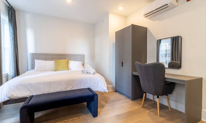 Gayborhood Apartamento | Thena Hotel - Huge Studio - Midtown