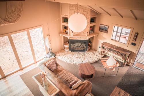 Almont Casa | Therapeutic Summer Retreat 2.5 Acres with Views and Sauna