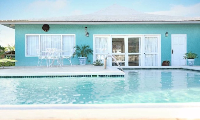 Falmouth Villa | ¿Pensando en unas vacaciones familiares? Hermosa escapada al paraíso tropical FUE $ 350