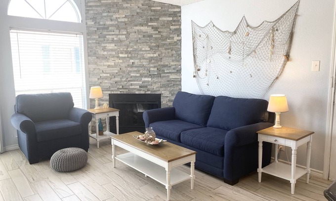Corpus Christi Condominio | Third floor condo with ocean views