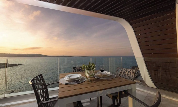 Qawra Apartamento | This apartment is a 2 bedroom(s), 2 bathrooms, located in San Pawl il-Baħar, null.