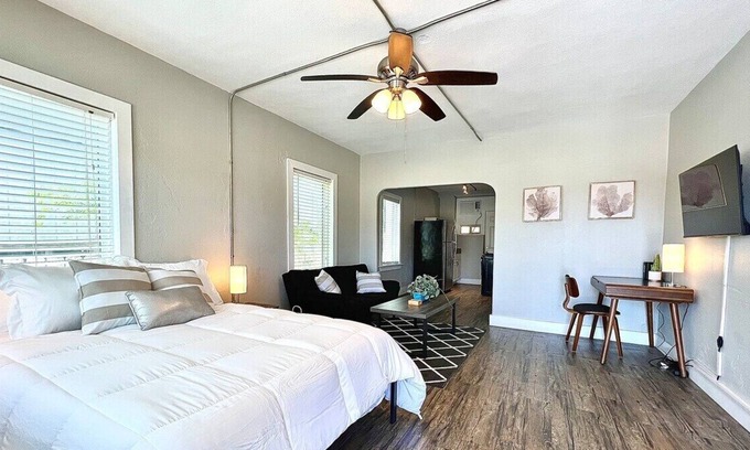 Central City Apartamento | This apartment is a 0 bedroom(s), 1 bathrooms, located in Corpus Christi, TX.