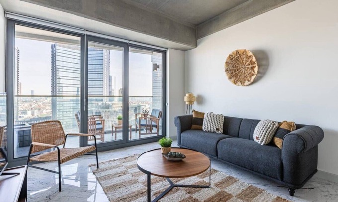 Bomonti Apartamento | This apartment is a 2 bedroom(s), 1 bathrooms, located in Şişli, İstanbul.