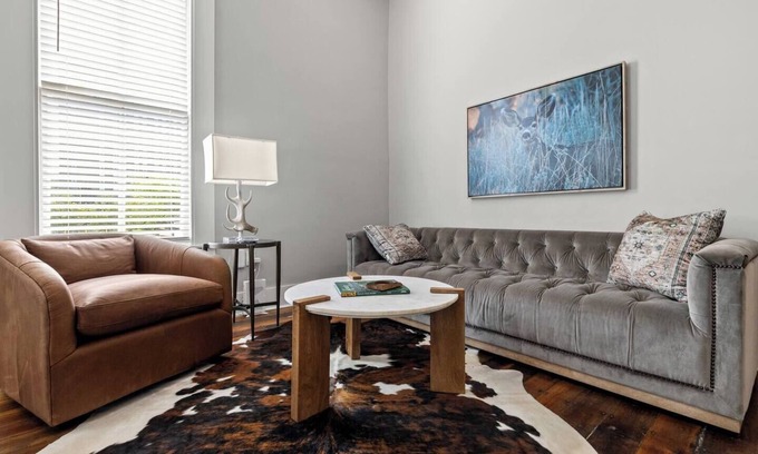 Frankfort Apartamento | This apartment is a 2 bedroom(s), 1 bathrooms, located in Frankfort, KY.