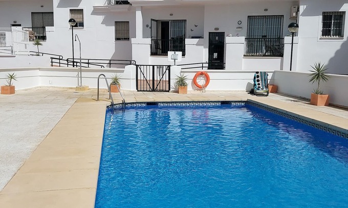 Benalmadena Apartamento | Este apartamento está en el centro del pueblo y tiene un balcón orientado al sur.