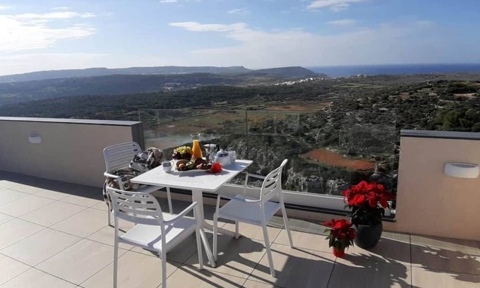 Santa Maria Estate Apartamento | This apartment is a 1 bedroom(s), 2 bathrooms, located in Il-Mellieħa, null.