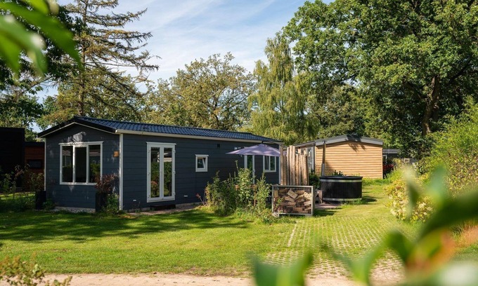 Zuna Cabina | This bungalow with hot tub has everything you need!