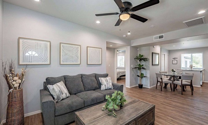 Amphi Apartamento | This centrally located 2 bedroom 2 bathroom is fully remodeled with electric vehicle charging on site