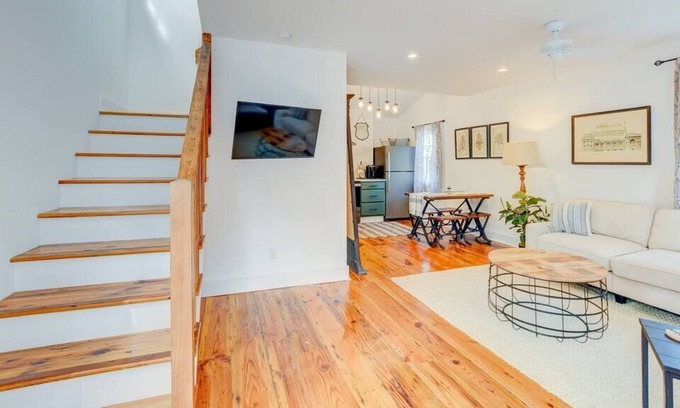 Westside Cabaña | This cottage is a 1 bedroom(s), 1.5 bathrooms, located in Charleston, SC.