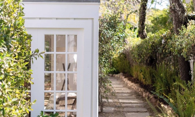 Montecito Apartamento | This duplex is a 2 bedroom(s), 2 bathrooms, located in Montecito, CA.