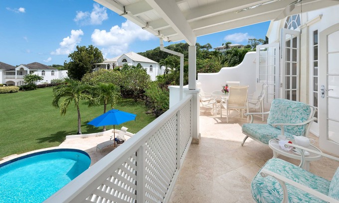Merlin Bay Casa | This elegant 3-bedroom, the 3.5-bathroom townhouse