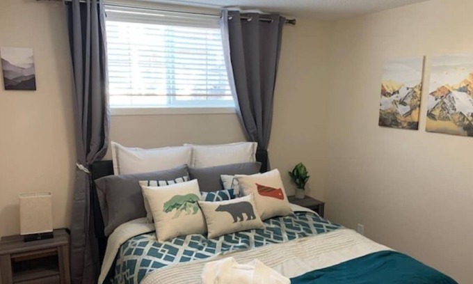 Cochrane Apartamento | This guest suite is a 2 bedroom(s), 1 bathrooms, located in Cochrane, AB.