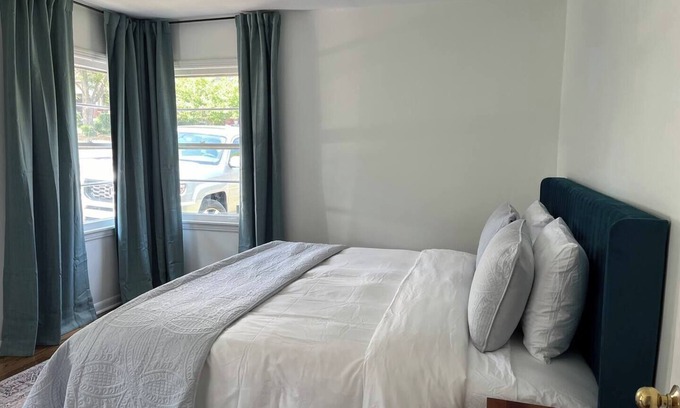 Hillsboro West End Casa | This house is a 2 bedroom(s), 1 bathrooms, located in Nashville, TN.