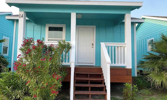 Rockport Casa | This house is a 2 bedroom(s), 1 bathrooms, located in Rockport, TX.
