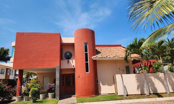 Flamingos Casa | This house is a 3 bedroom(s), 2.5 bathrooms, located in Bucerias , Nayarit.