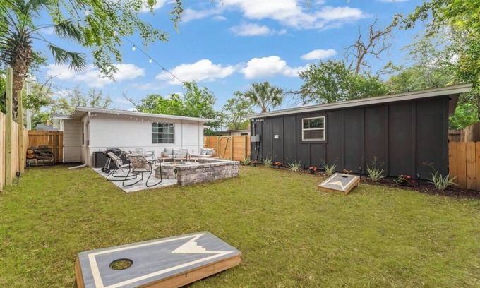 Murray Hill Casa | This house is a 3 bedroom(s), 3 bathrooms, located in Jacksonville, FL.