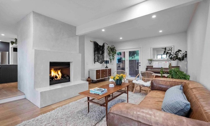 Santa Rosa Casa | This house is a 4 bedroom(s), 3 bathrooms, located in Santa Rosa, CA.