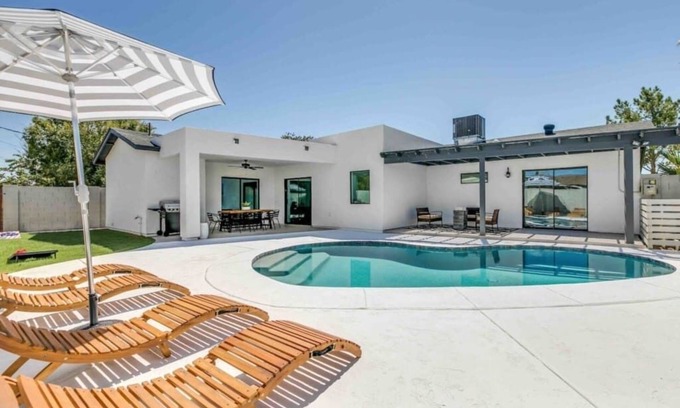 Scottsdale Estates Ten Casa | This house is a 4 bedroom(s), 3 bathrooms, located in Scottsdale, AZ.