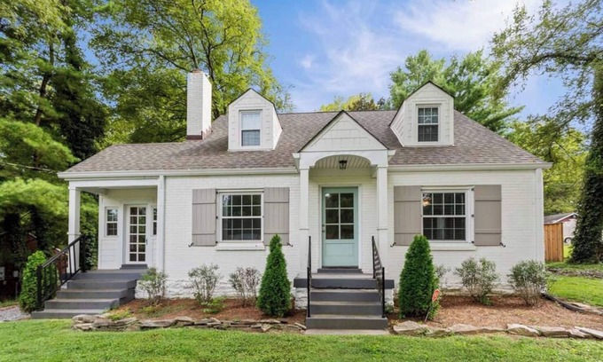 Bluefields Casa | This house is a 4 bedroom(s), 3 bathrooms, located in Nashville, TN.