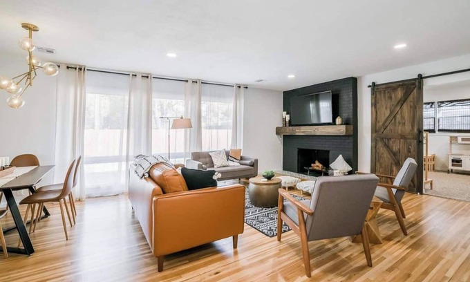 Wichita Casa | This house is a 4 bedroom(s), 1.5 bathrooms, located in Wichita, KS.