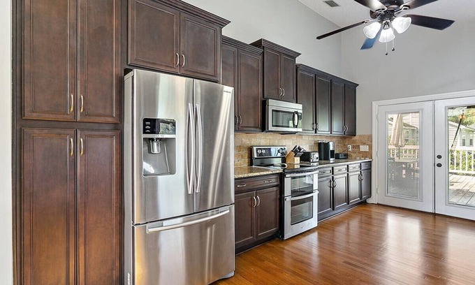 Jacksonville Casa | This house is a 4 bedroom(s), 3 bathrooms, located in Jacksonville, FL.