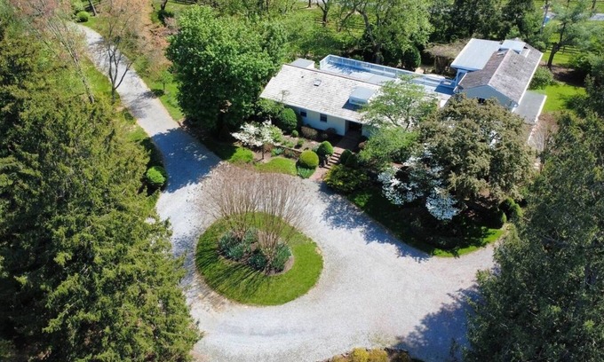 Rippon Casa | This house is a 6 bedroom(s), 6.5 bathrooms, located in Upperville, VA.