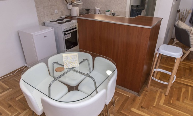 Zvezdara Apartamento | Esta es una excelente ubicación si conoces Vracar. También es muy privado y tranquilo.
