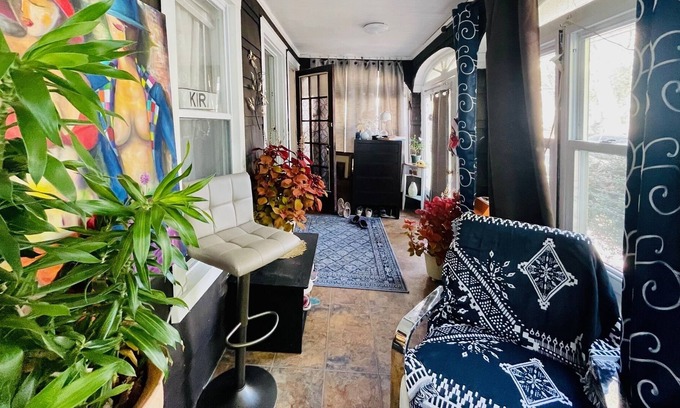 Rutherford Casa | This location will make ur EYES Light UP