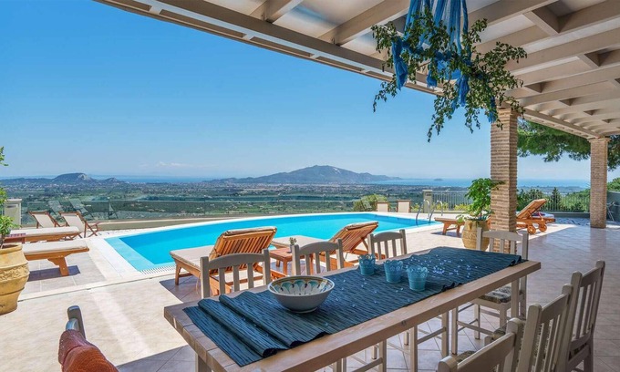 Lagopodo Casa | This luxury villa is located on a hill in the village of Lagopodo with unobstructed views as far as