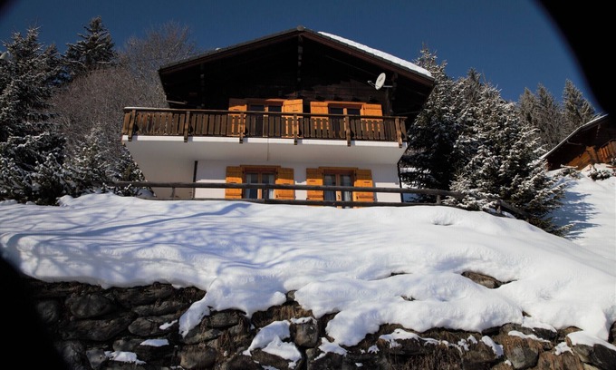Heremence Chalet De Esquí | This superb chalet, bright and comfortable, can accommodate up to 8 people. Located on the Chemin du
