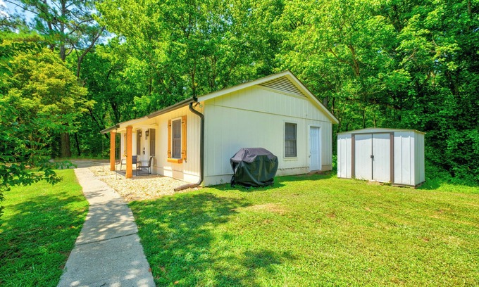 Newnan Villa | This house is a 2 bedroom(s), 2 bathrooms, located in Newnan, GA.