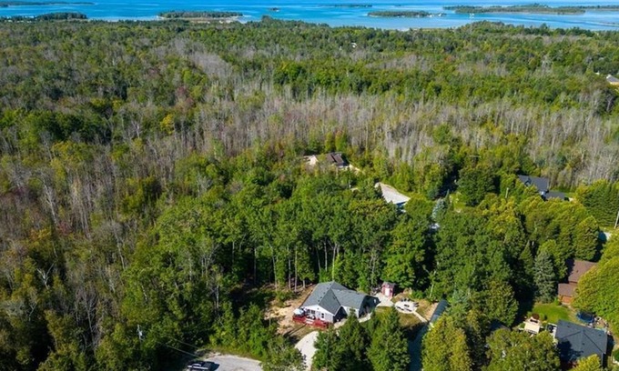 South Bruce Peninsula Cabaña | This whole home is the perfect location to explore all the Bruce has to offer!