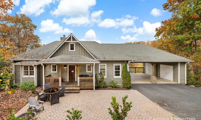 Mill Spring Casa | Hermosa casa frente al lago! Thistle Ridge - Carolina Properties Alquiler de vacaciones
