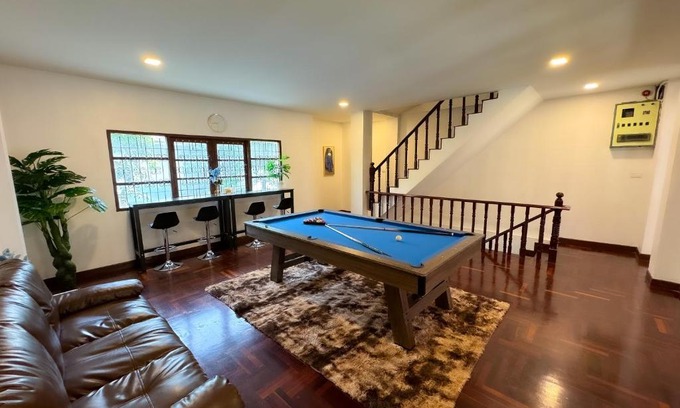 Thonglor Villa | Thonglor 25 Classic Home 5BR/7Beds/14PPL