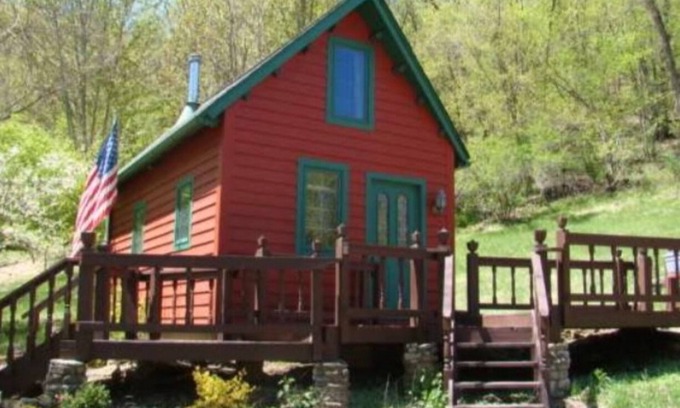 Lansing Cabina | Thornwood Cottage is the perfect little get away