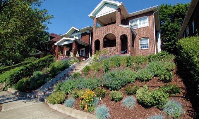 Squirrel Hill South Casa | Pensativo, amueblado, conveniente en Squirrel Hill