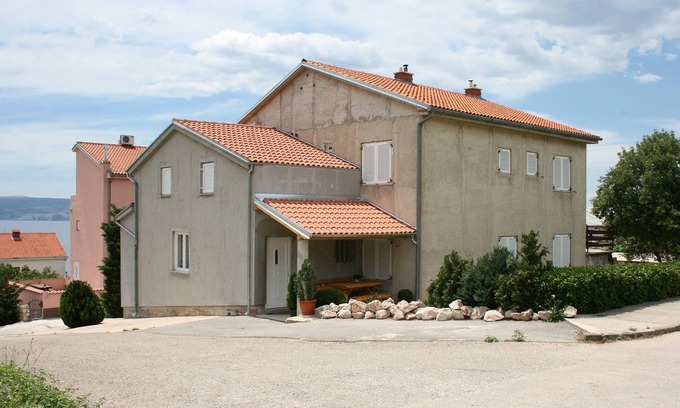 Novi Vinodolski Apartamento | Apartamento de tres habitaciones con terraza y vista al mar Novi Vinodolski (A-5529-a)