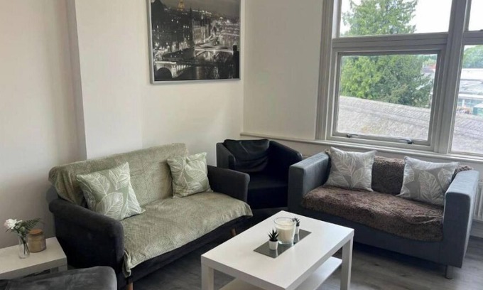 Wellingborough Apartamento | Three-Bedroom Apartment