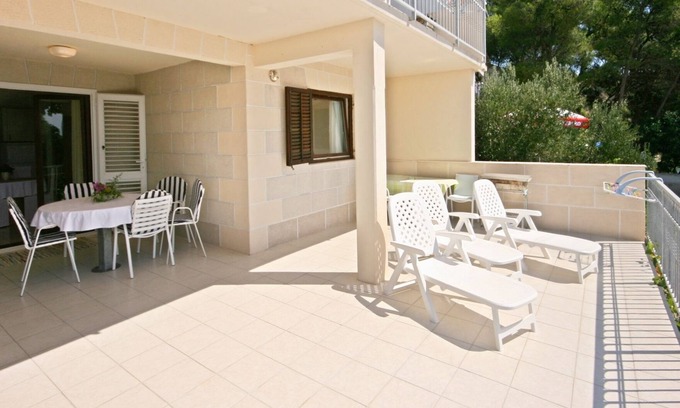Okrug Donji Apartamento | Apartamento de tres habitaciones en la playa Okrug Donji, Ciovo (A-6859-a)