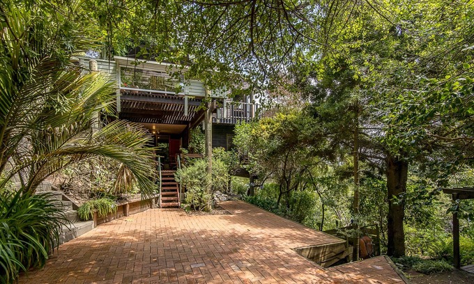 Cashmere Apartamento | Sherwood Lodge Guest Suite in Unique Treehouse with Spectacular Views & Gardens