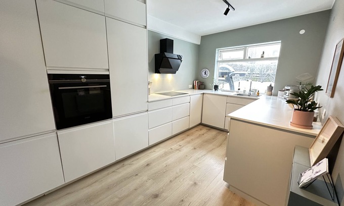 Laekir Apartamento | Three bedroom apartment in Rauðalækur, centrally located in Reykjavik
