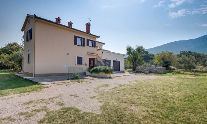 Nerezine Apartamento | Apartamento de tres habitaciones con una terraza Nerezine, Losinj (A-12149-a)