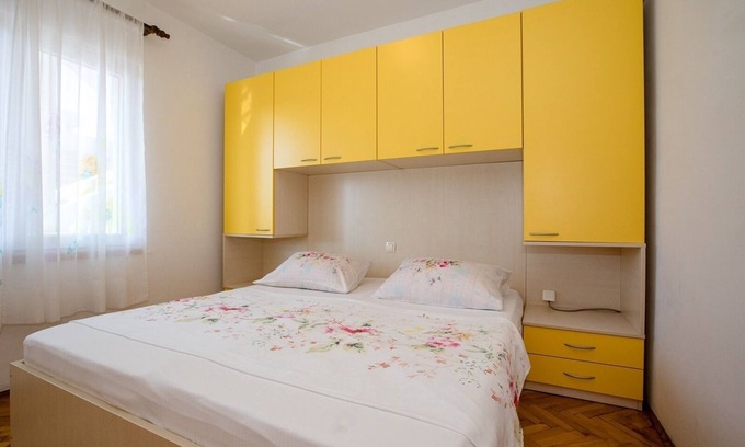 Lopar Apartamento | Apartamento de tres habitaciones con un balcon Lopar, Rab (A-22558-b)