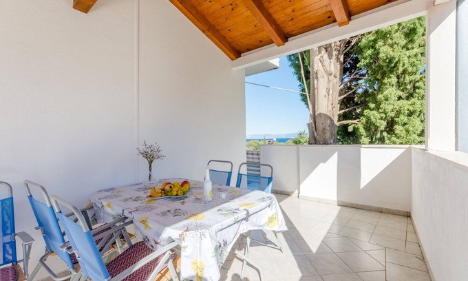 Mirce Apartamento | Apartamento de tres habitaciones con terraza y vista al mar Mirca, Brac (A-5613-a)