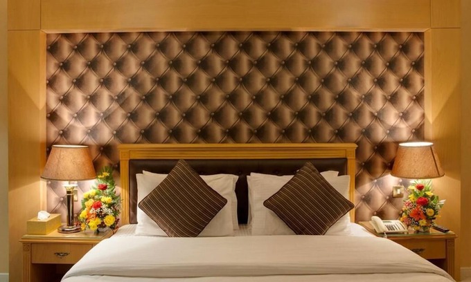 Al Muraqqabat Casa | Three Bedroom Apartments Near Safeer Market By Luxury Bookings