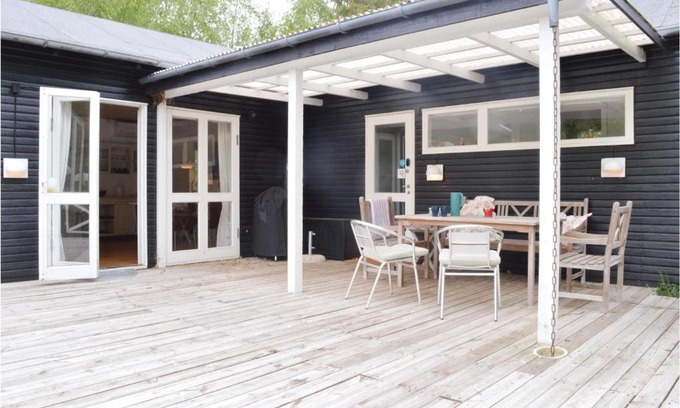 Udsholt Sand Casa | Three-Bedroom Holiday Home In Grasted