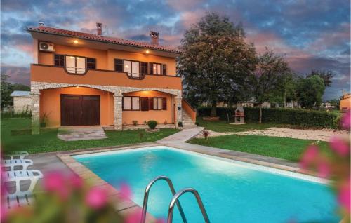 Grandici Casa | Three-Bedroom Holiday Home In Barban