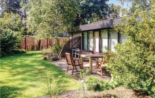 Reutum Casa | Three-Bedroom Holiday Home In Reutum