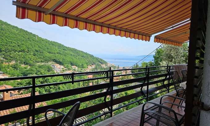 Sucici Apartamento | Apartamento de tres habitaciones con terraza y vista al mar Moscenicka Draga, Opatija (A-7746-a)