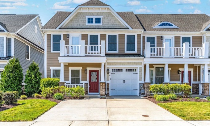 Sun Ridge Casa | Three Bedroom Townhome in Amenity Filled Bayside